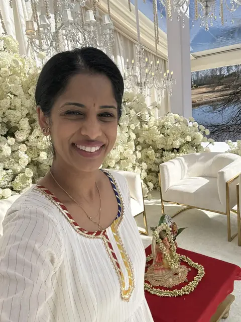 Photo of Khushbu or Mukesh, or mandap, chairs, havunkund