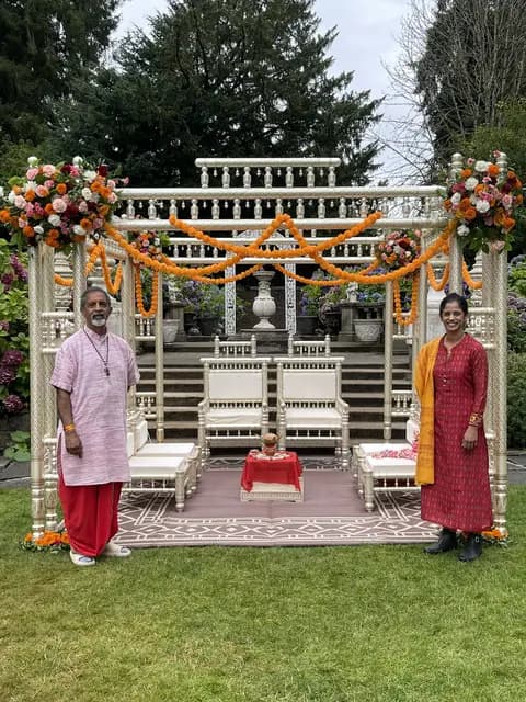 Photo of Khushbu or Mukesh, or mandap, chairs, havunkund