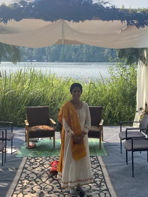 Photo of Khushbu or Mukesh, or mandap, chairs, havunkund