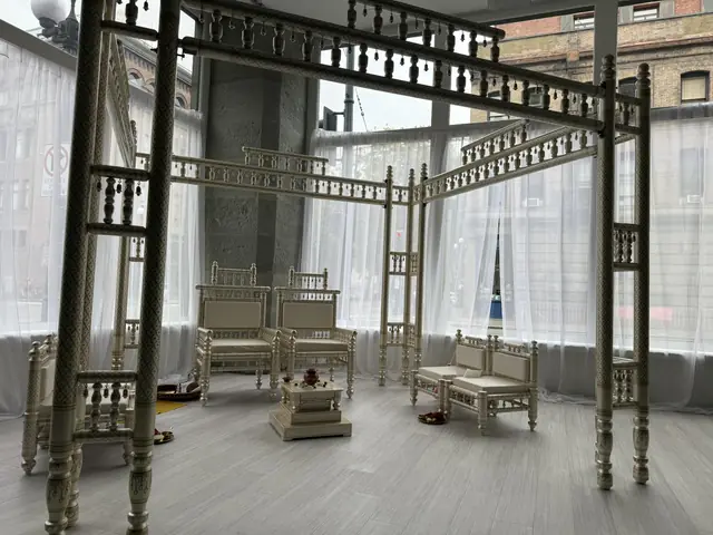 Photo of Khushbu or Mukesh, or mandap, chairs, havunkund