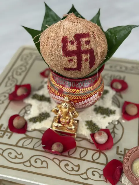 Photo of Khushbu or Mukesh, or mandap, chairs, havunkund