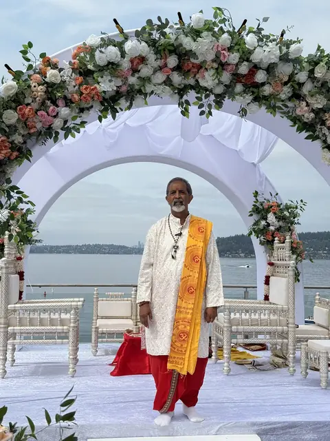 Photo of Khushbu or Mukesh, or mandap, chairs, havunkund