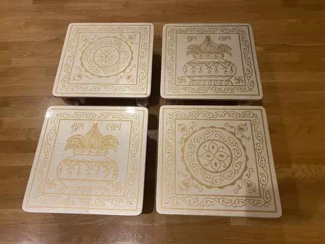 Photo of Khushbu or Mukesh, or mandap, chairs, havunkund