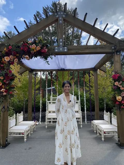 Photo of Khushbu or Mukesh, or mandap, chairs, havunkund
